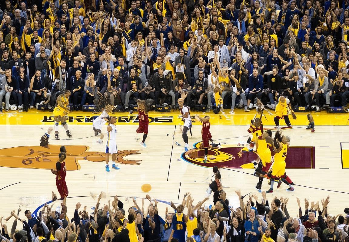 2017年NBA总决赛：勇士VS骑士巅峰对决经典回顾